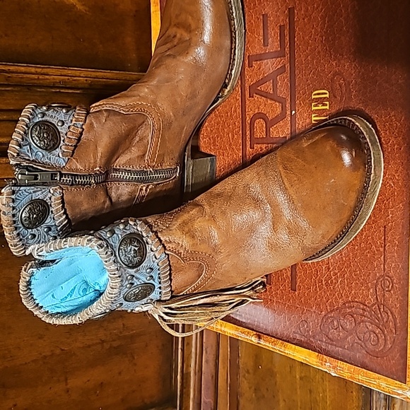 CORRAL WESTERN BROWN & TURQUOISE CONCHOS WITH FRINGE  ANKLE BOOT 7M - EUC! main image 3